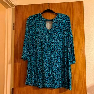 Blue leopard print 3/4 sleeve top